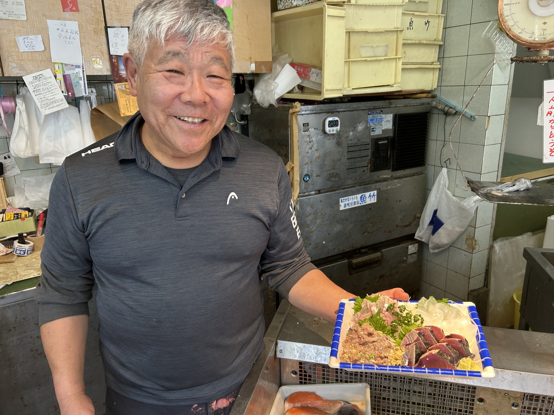 “今日のおすすめ”を提供しながら、思わず表情がほころぶ竹内さん