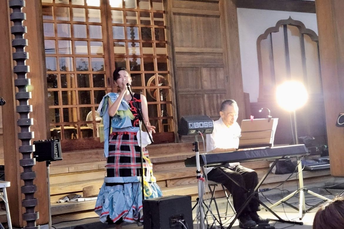 夏祭り公演の様子