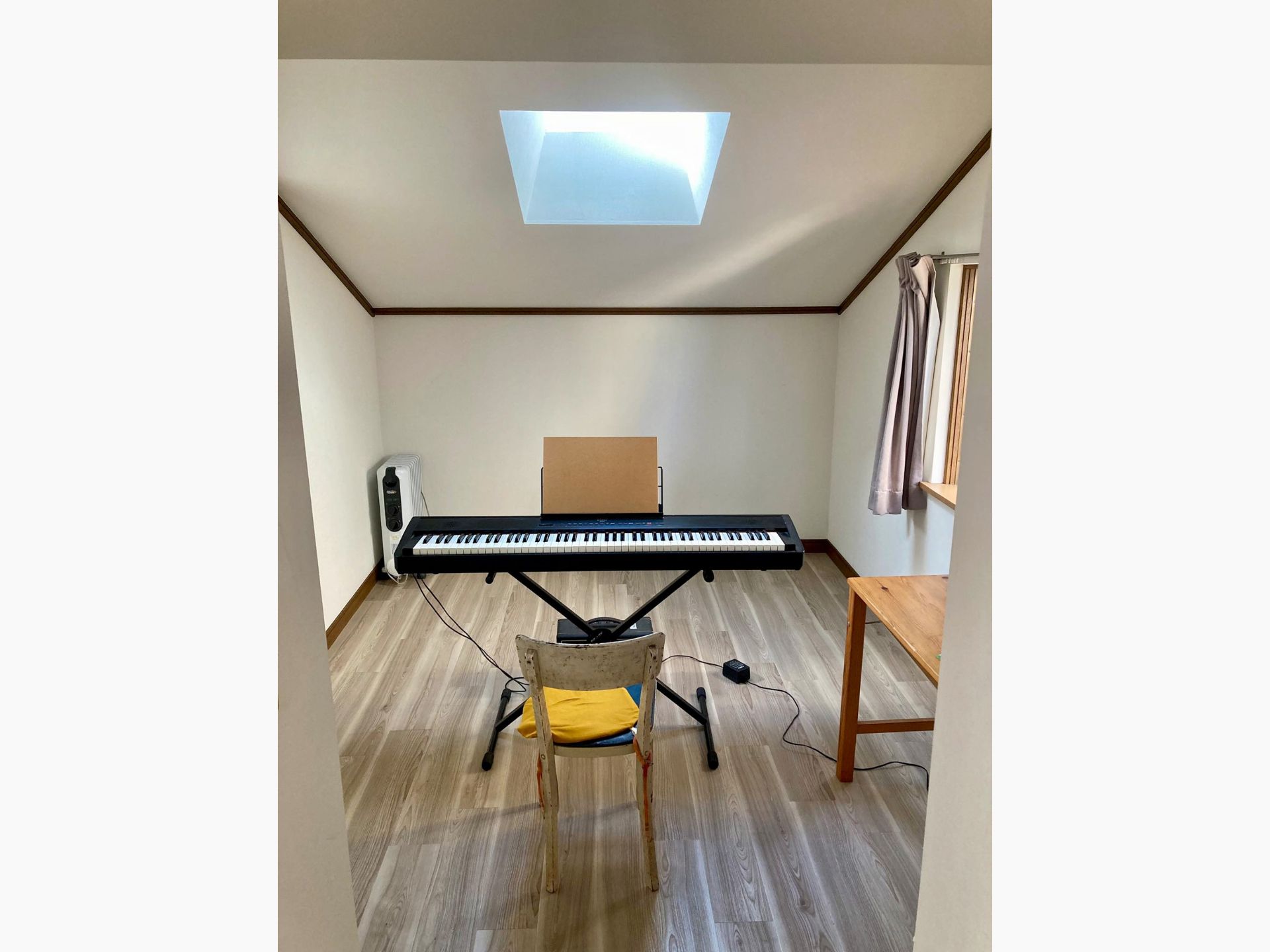 自宅2階の作曲部屋の写真