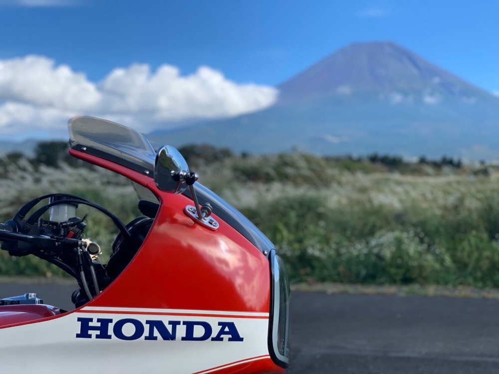バイクと富士山