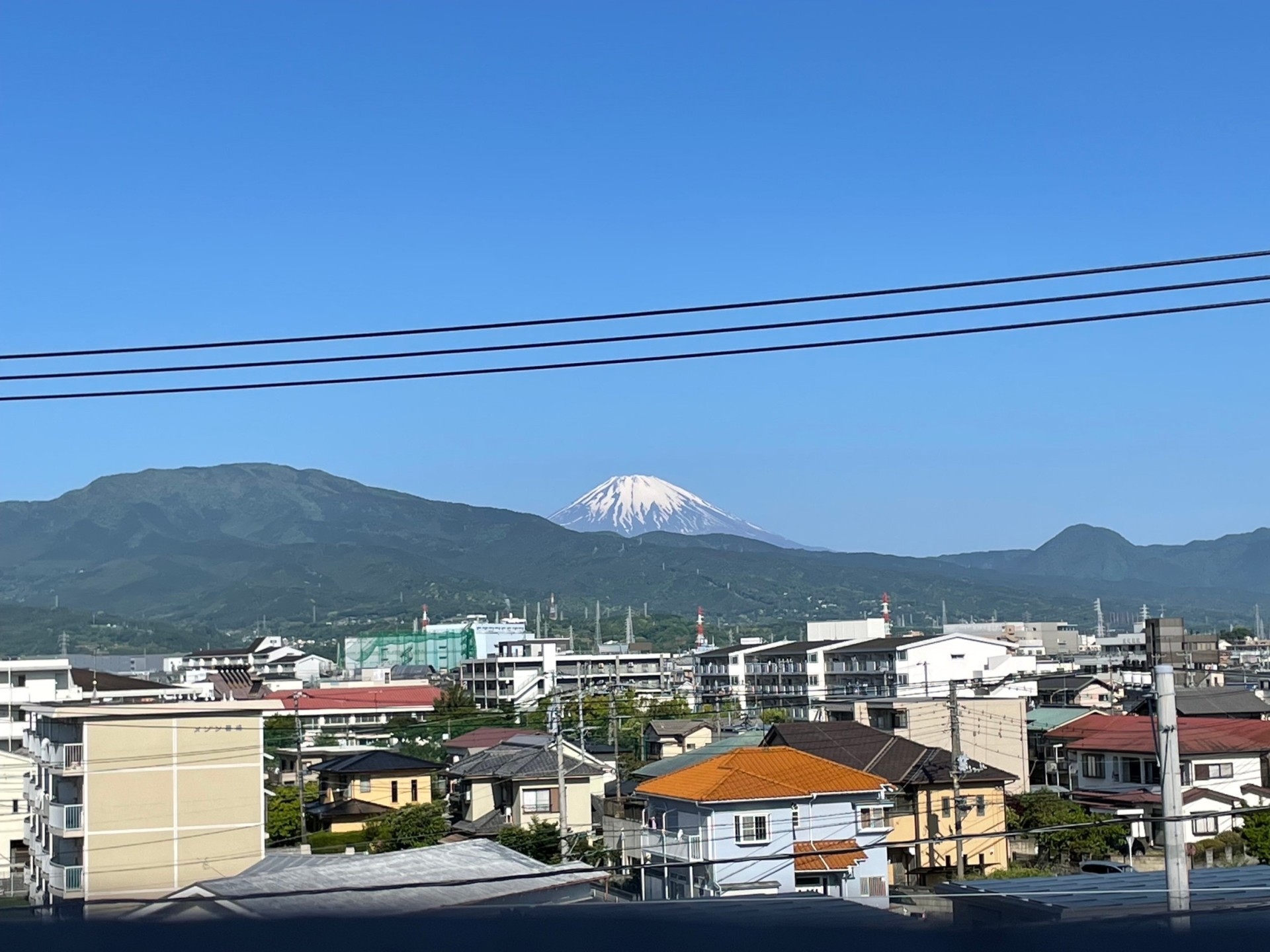 鴨宮方面から見える富士山